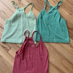 💕3/$18💕Crop Top Bundle~ Size M/L